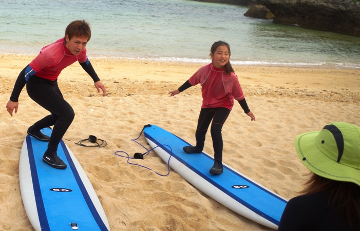 沖縄で体験サーフィン！