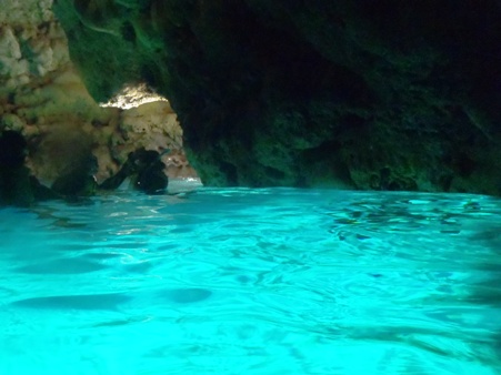 今日の青の洞窟。