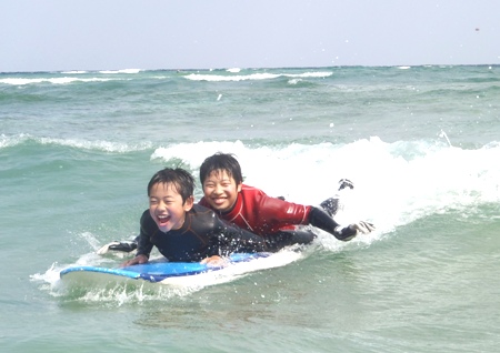 沖縄でサーフィン！さいこう～～～～♪