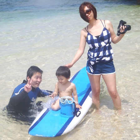 沖縄のシーナサーフなら家族で海で遊べます♪