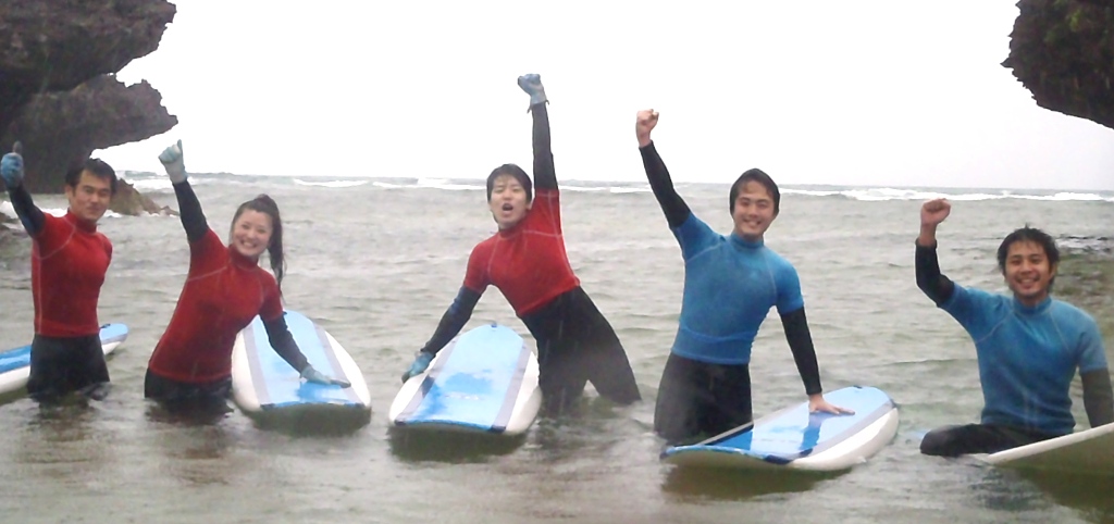 沖縄のサーフィンならシーナサーフへ！笑い・感動・・・とにかく最高です！