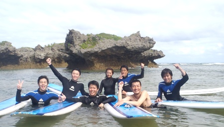 日食サーフィン！！　沖縄は波乗りも観光ものんびりも最高！！