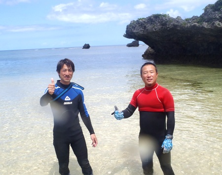 仙台サーファーも、中国サーファーも沖縄でサーフィン！最高！