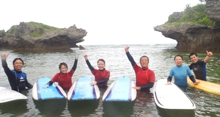 沖縄サーフィンならシーナサーフへ！楽しさ満点です！